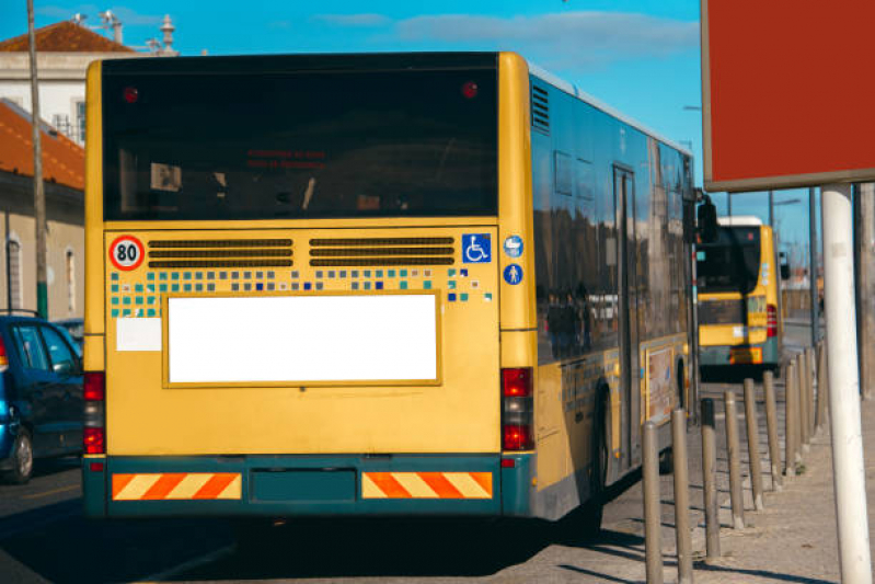 Propaganda Busdoor Criativo Preço Maracanã - Propaganda Mídia em Traseira Inteira de ônibus