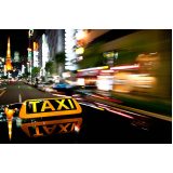 luminoso táxi preto Alameda da Serra