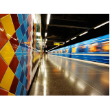 serviço de envelopamento de metrô Linha Amarela